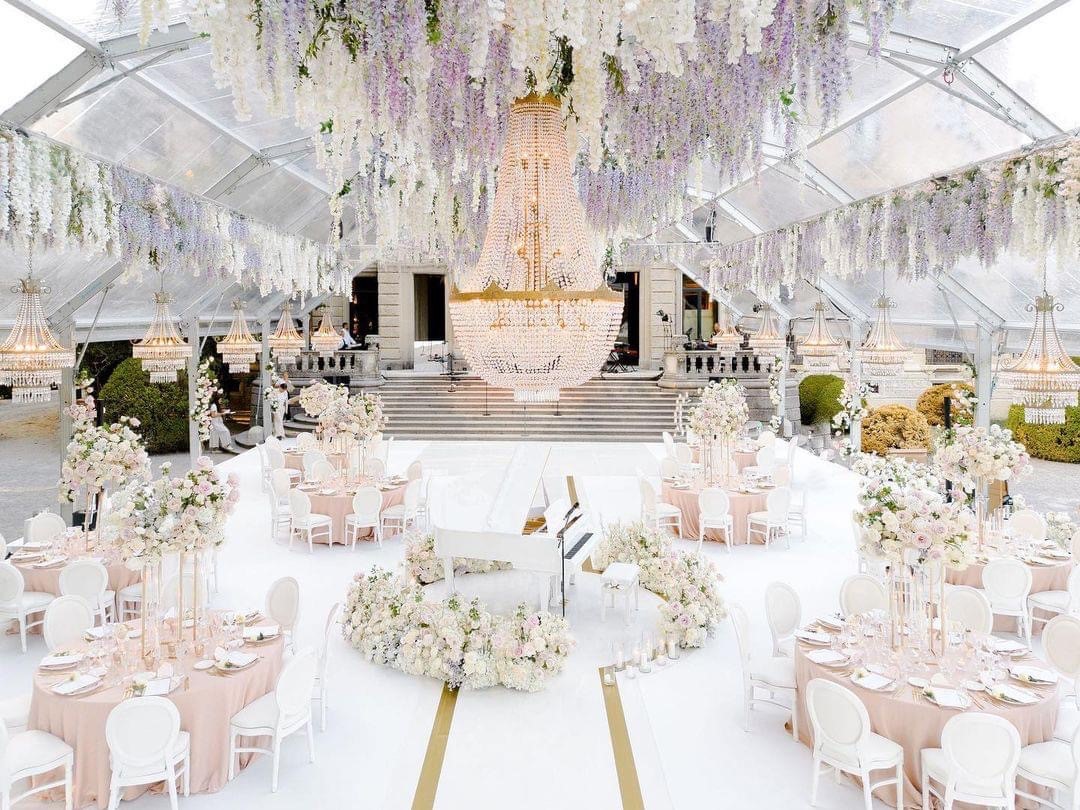 Villa Erba wedding with chandeliers