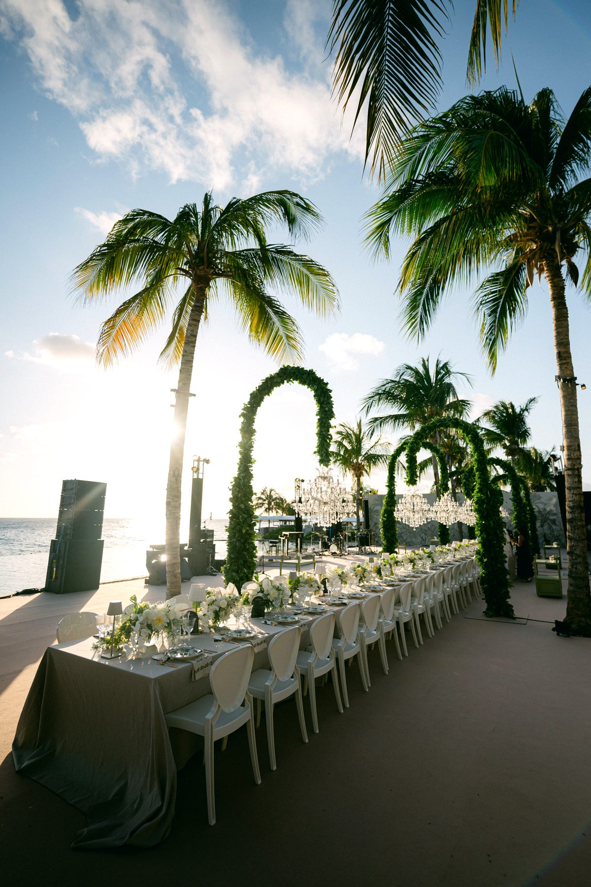 Real chandelier beach wedding at Papagayo Beach Resort Curacao by Christophe Serrano